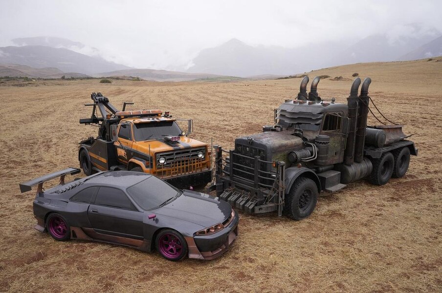 Transformers: Rise Of The Beasts - Volkswagen Van And Orange Tow Truck Identities Revealed