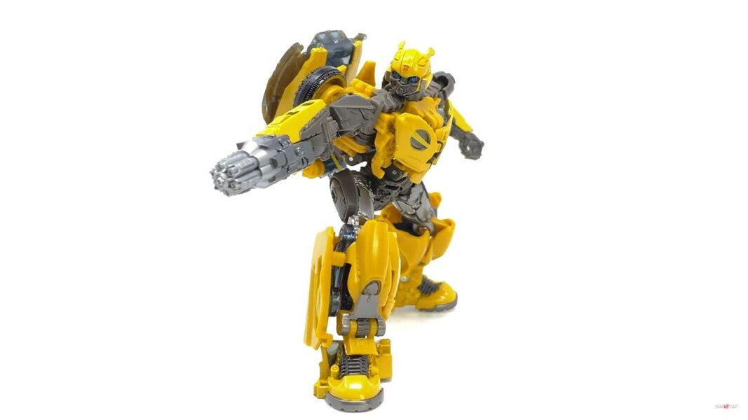 Transformers Prime Beast Hunter Bumblebee (Unmasked head) and Polarity  Gauntlet