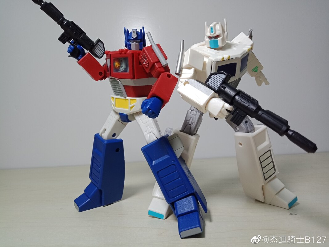 Transformers R.E.D Ultra Magnus And Knock Out In-Hand Images – The