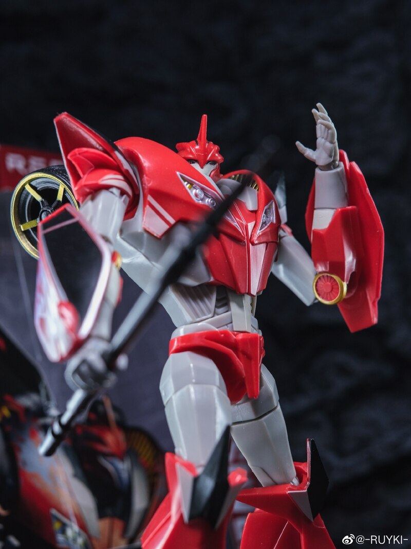 Transformers Prime RED Knock Out In-Hand Images Out of Box