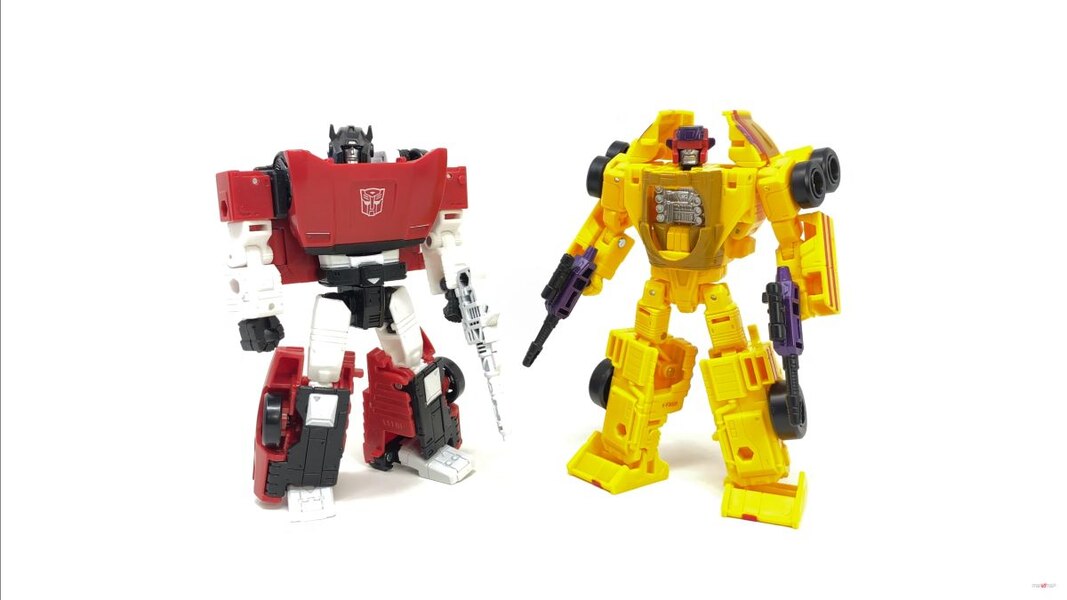 Transformers Legacy Dragstrip In-Hand Images