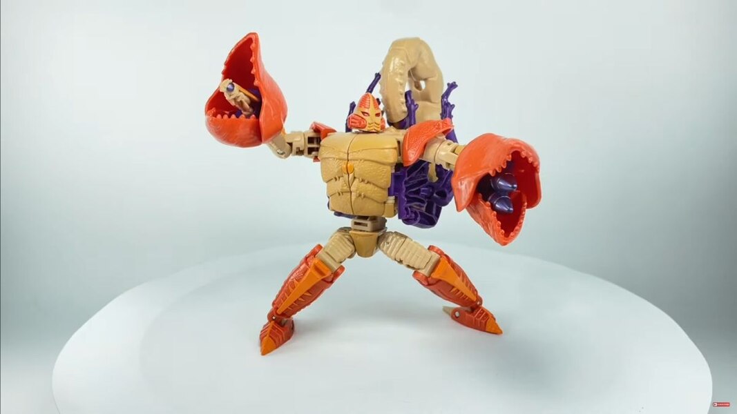 Transformers Legacy Generations Selects Sandstorm In Hand Image  (6 of 12)