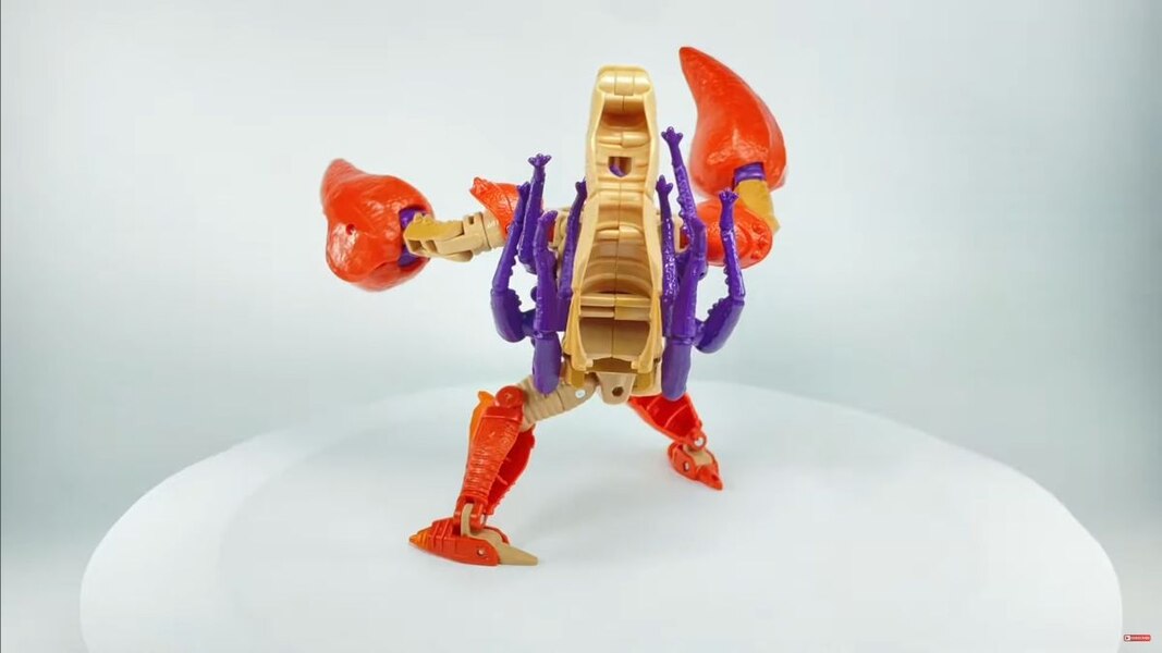 Transformers Legacy Generations Selects Sandstorm In Hand Image  (9 of 12)