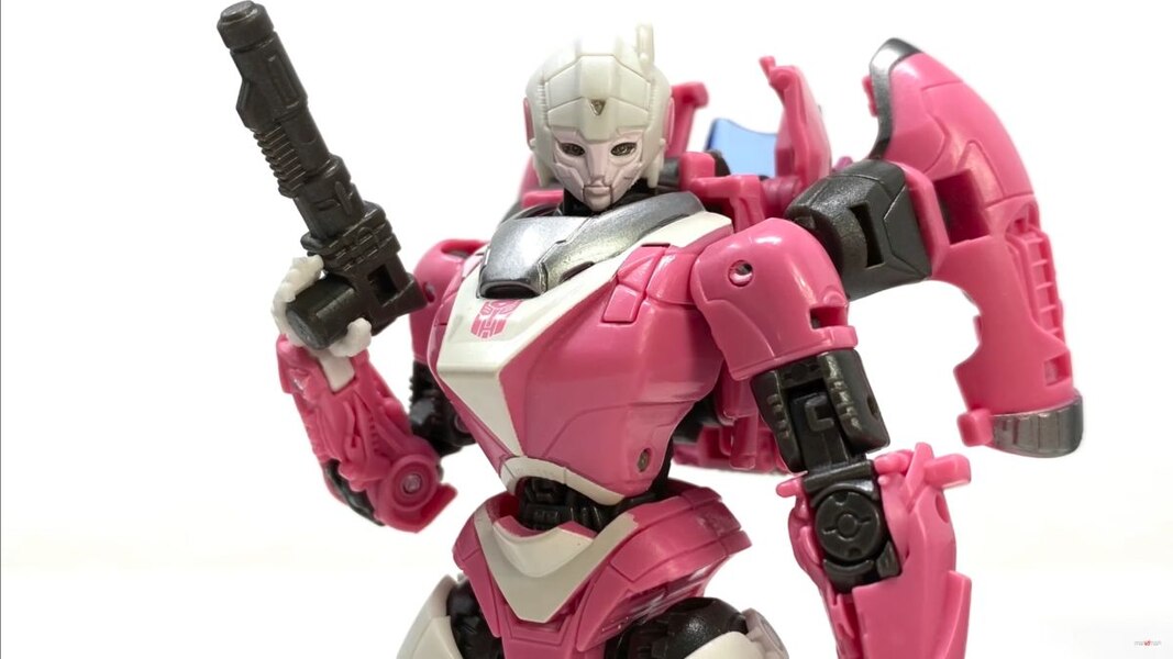 Transformers%20Studio%20Series%20Arcee%2