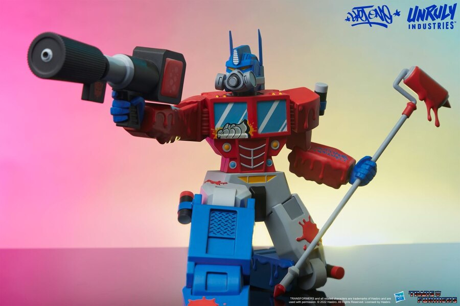 Unruly Industries Optimus Prime & Bumblebee Designer Collectible Statues Announced