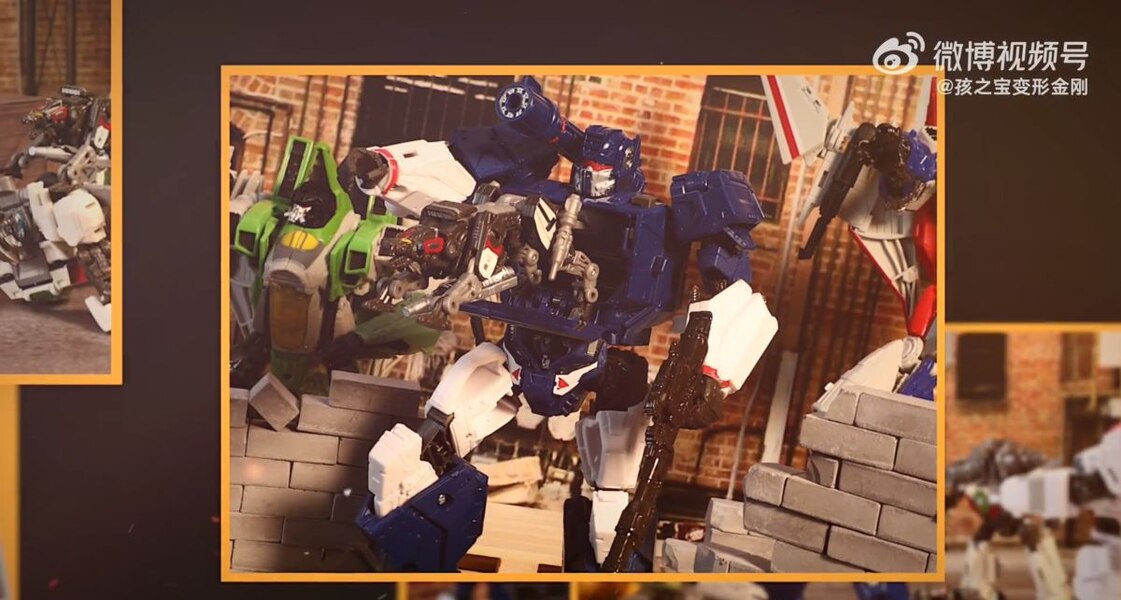 Transformers Soundwave's Friendship With Ravage   Official Stop Motion Video  (41 of 57)