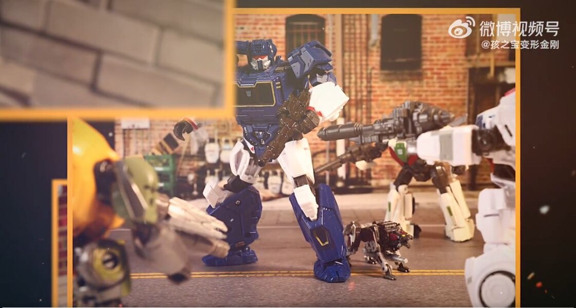 Transformers Soundwave's Friendship With Ravage   Official Stop Motion Video  (49 of 57)