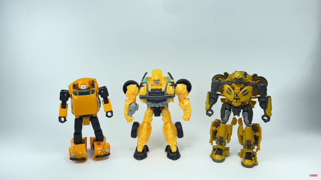Transformers Rise Of The Beasts Offroad Bumblebee In Hand Image  (24 of 35)