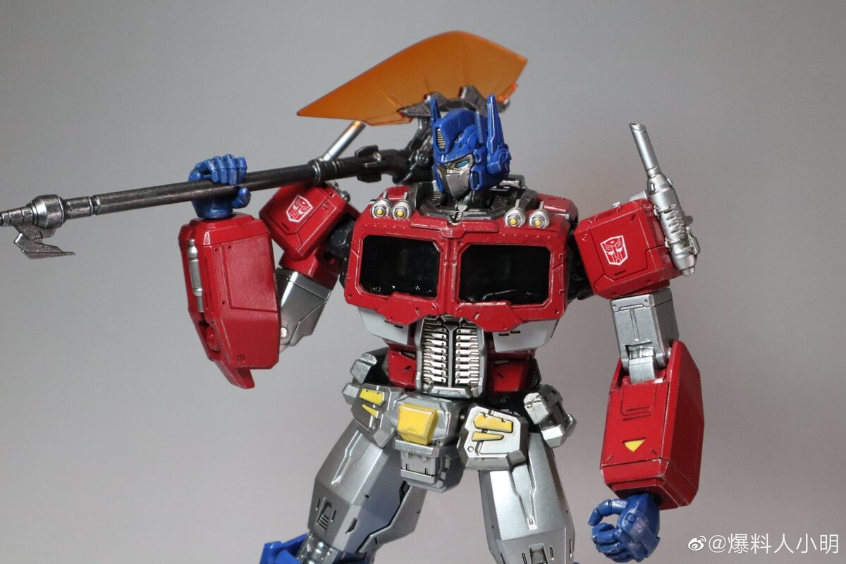 threezero MDLX Transformers Optimus Prime In-Hand Images