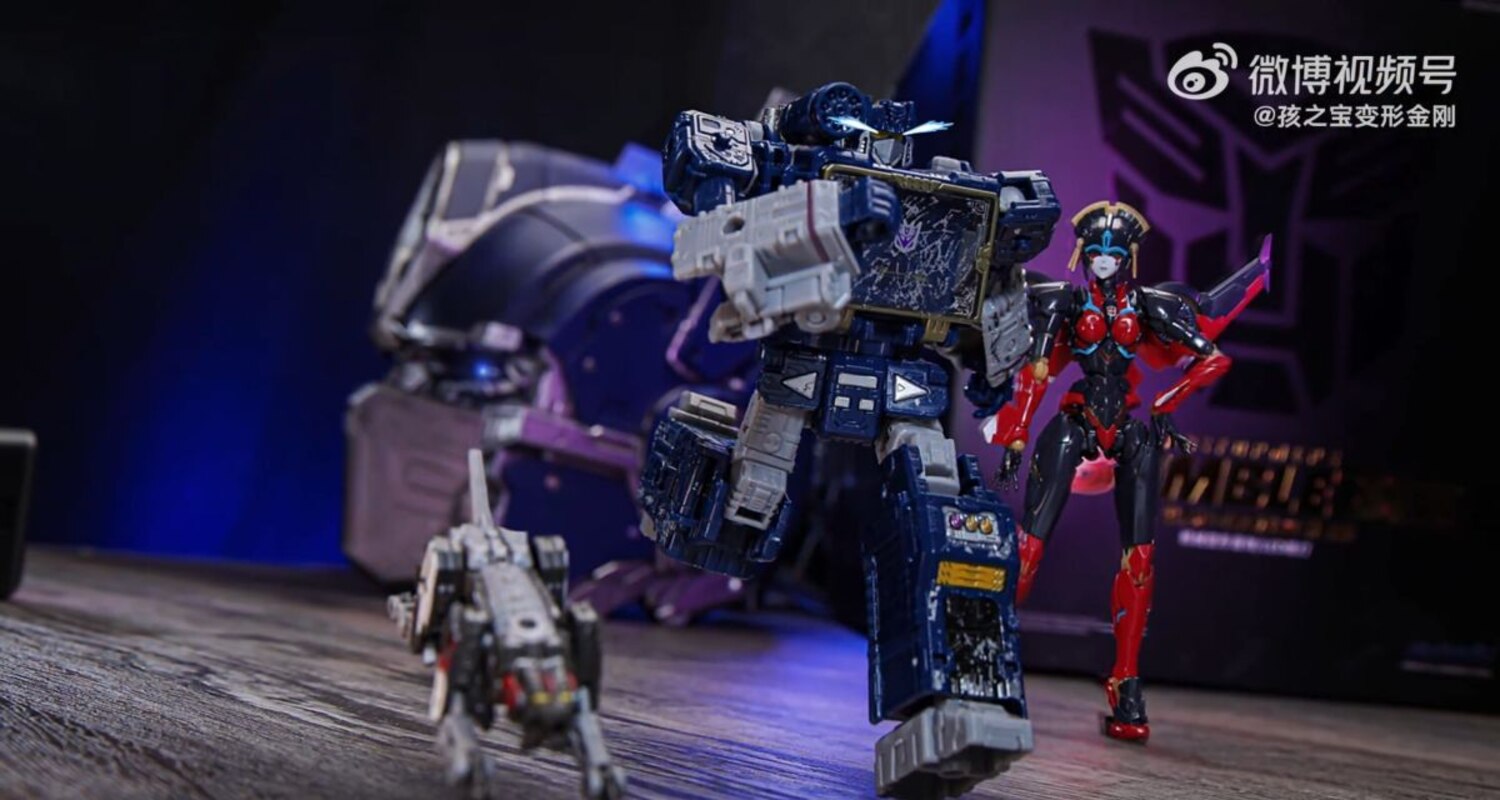 WATCH! Transformers Soundwave Vs Windblade - Official Stop Motion Video