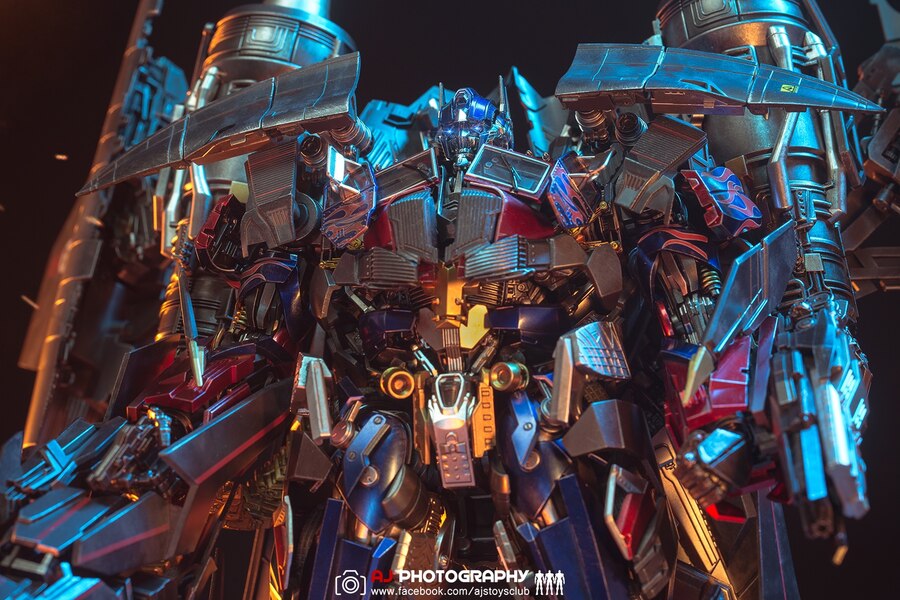Threezero DLX Jetpower Optimus Prime In-Hand Toy Photograpy Image Gallery