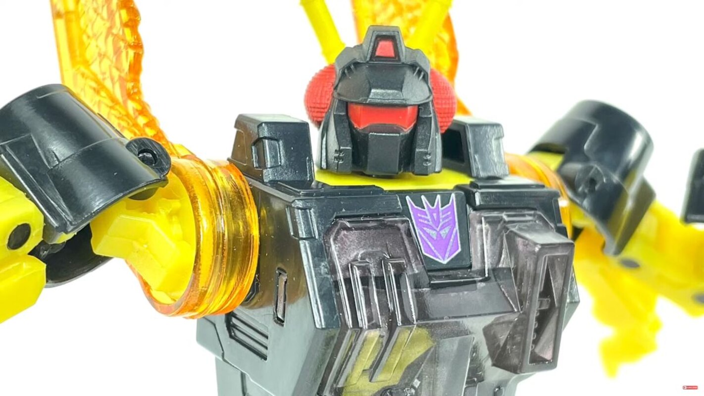 Transformers Legacy Ransack Deluxe Class Insecticon In-Hand Images