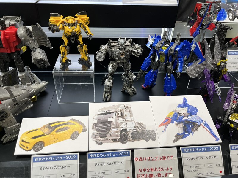 Tokyo Toy Show Takara Tomy Transformers   Masterpiece, Legacy, Studio Series Display Image  (3 of 27)
