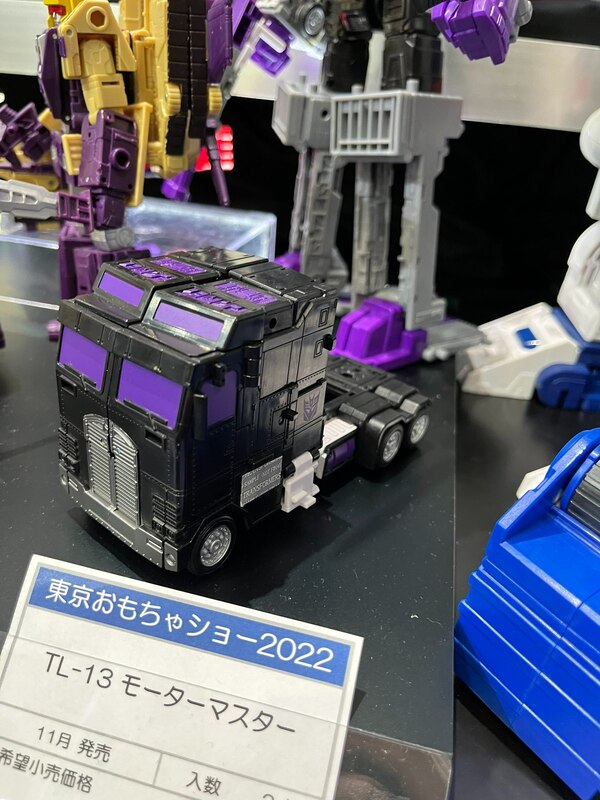 Tokyo Toy Show Takara Tomy Transformers   Masterpiece, Legacy, Studio Series Display Image  (19 of 27)