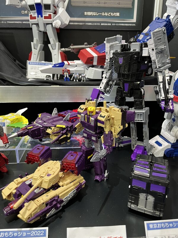 Tokyo Toy Show Takara Tomy Transformers   Masterpiece, Legacy, Studio Series Display Image  (24 of 27)