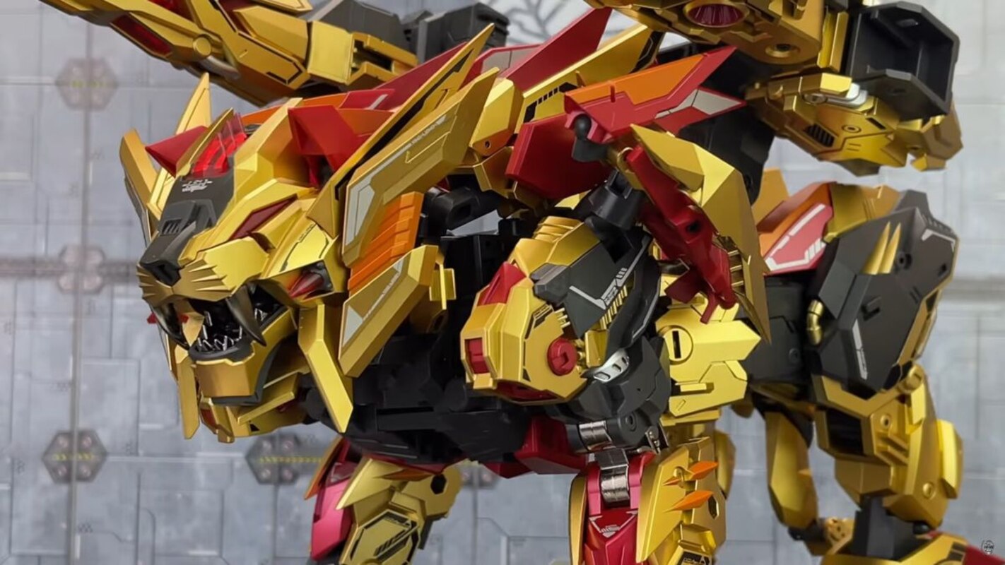 Cang Toys CT-04 Kinglion (MP Razorclaw) In-Hand Preview