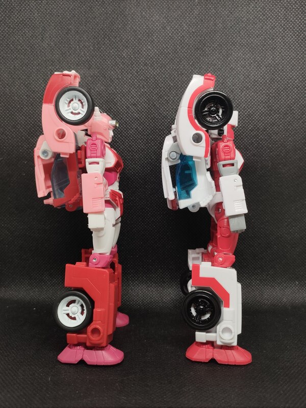 Transformers Legacy Minerva Image  (6 of 6)