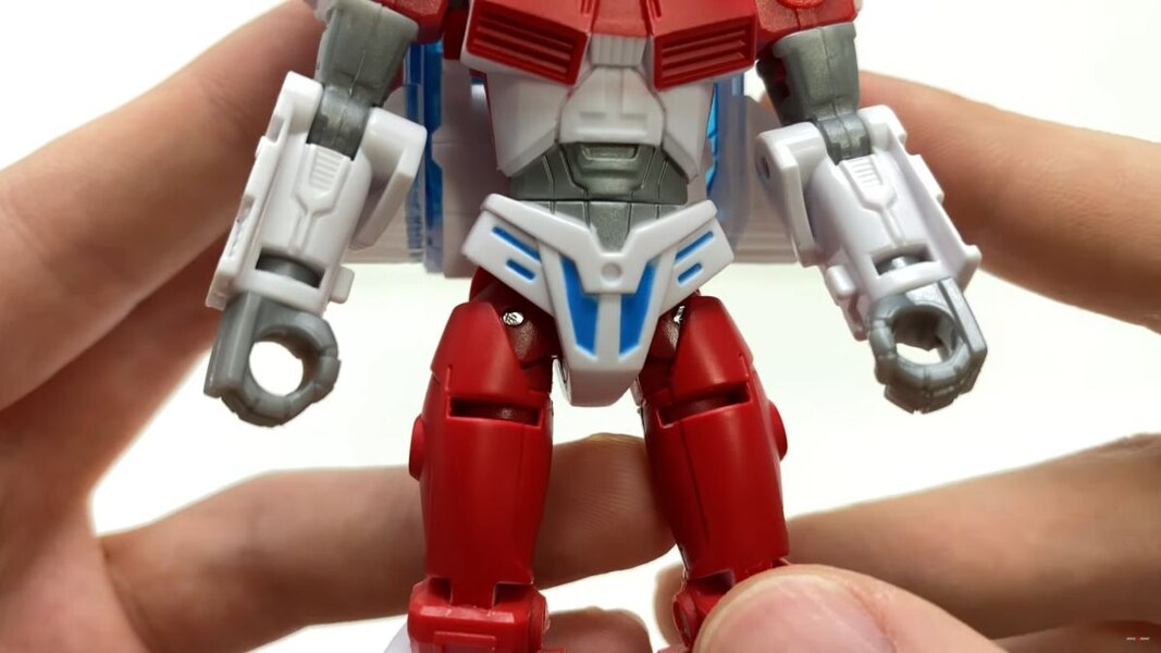 Transformers Legacy Minerva In Hand Image  (27 of 32)