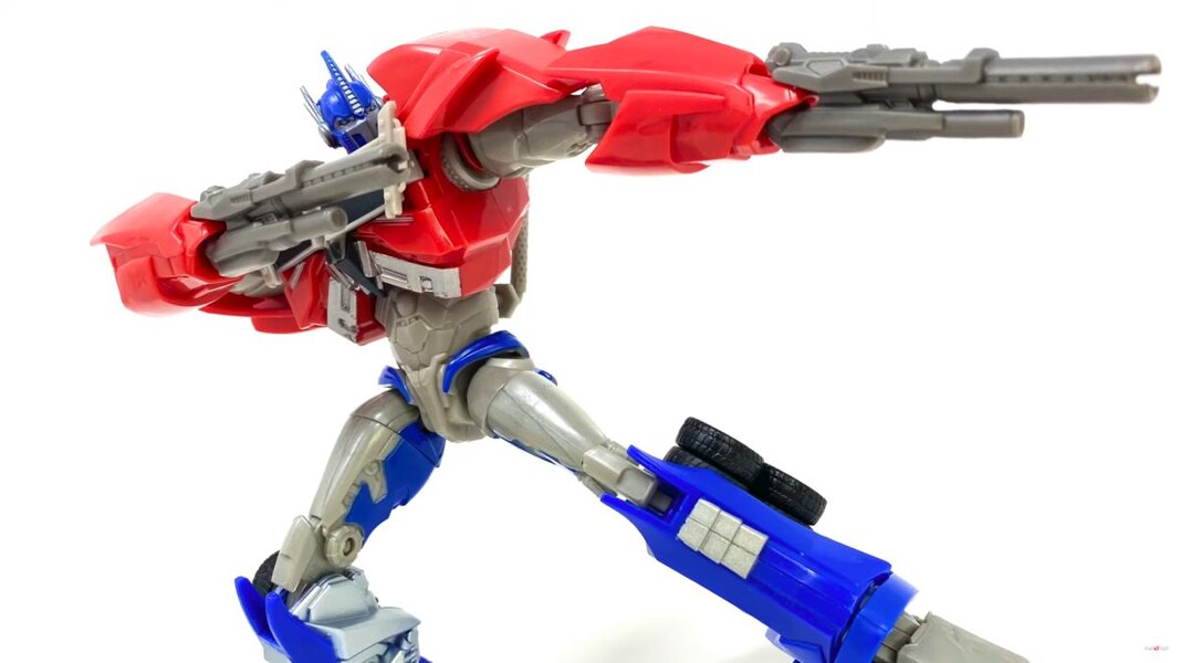 Transformers R.E.D. Transformers Prime Optimus Prime in-Hand Images