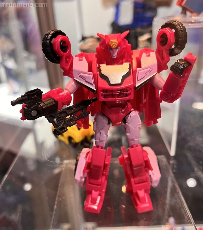 SDCC 2022 -  Transformers EarthSpark Toys Revealed - Elita-1, Optimus Prime, More!