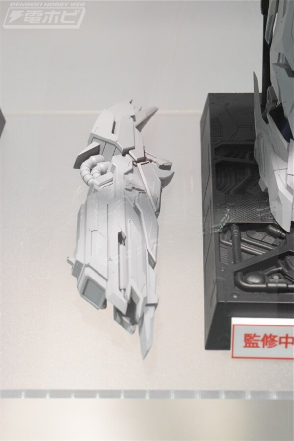 WonderFest 2022 Flame Toys Kuro Kara Kuri Jet Power Armor Image  (20 of 48)