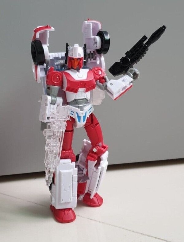 Transformers Legacy Minerva Deluxe Class In Hand Image  (1 of 2)