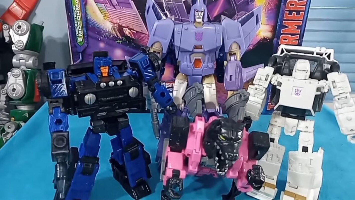 Transformers Legacy Crankcase Deluxe Class In-Hand Images