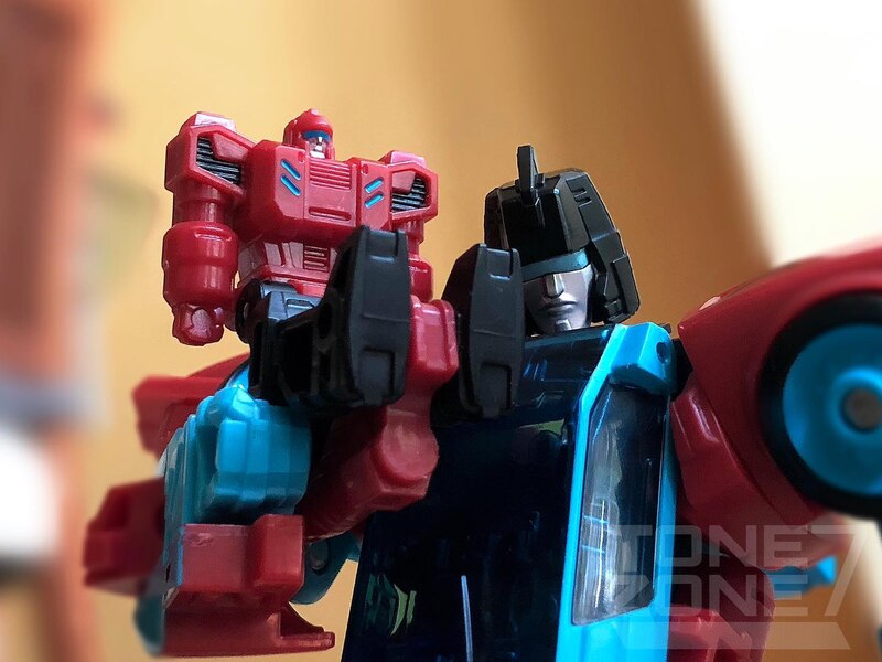 Transformers Legacy Autobot Pointblank With Peacekeeper In Hand Figure Image  (15 of 28)