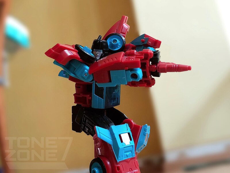 Transformers Legacy Autobot Pointblank With Peacekeeper In Hand Figure Image  (21 of 28)