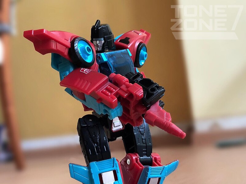 Transformers Legacy Autobot Pointblank With Peacekeeper In Hand Figure Image  (24 of 28)
