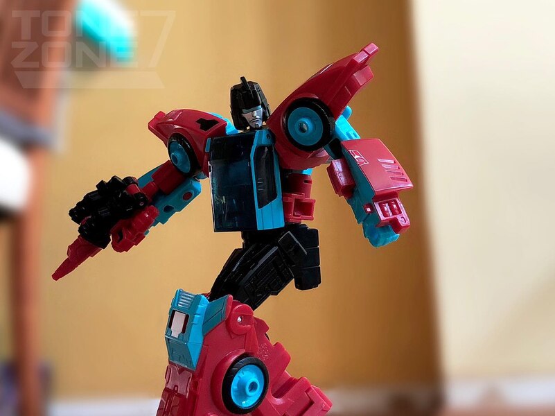 Transformers Legacy Autobot Pointblank With Peacekeeper In Hand Figure Image  (27 of 28)