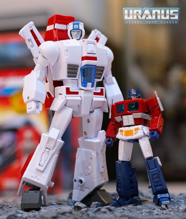 NewAge H45 Firefox Legends Jetfire Figure In Hand Image  (13 of 13)