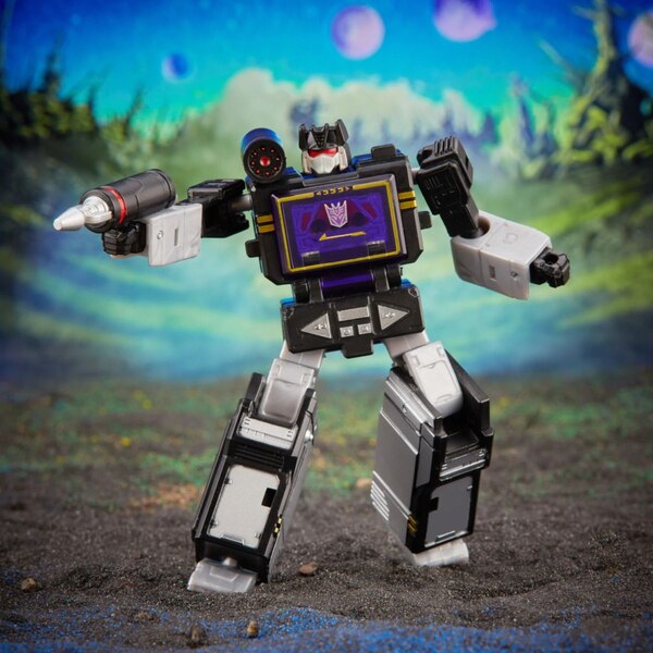 Transformers Legacy Evolution Soundblaster Product Image  (114 of 118)