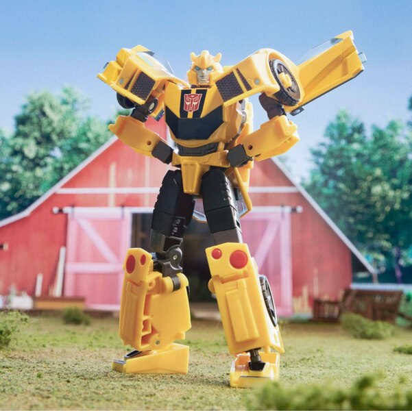 Transformers EarthSpark Deluxe Bumblebee Product Image  (1 of 15)
