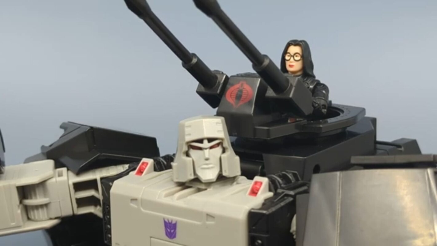 Chuck's Reviews GI Joe And The Transformers Crossover Megatron and the Baroness