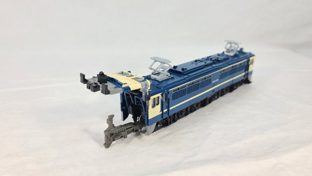 Image Of Tf Collector Masterpiece Getsuei Review  (7 of 14)