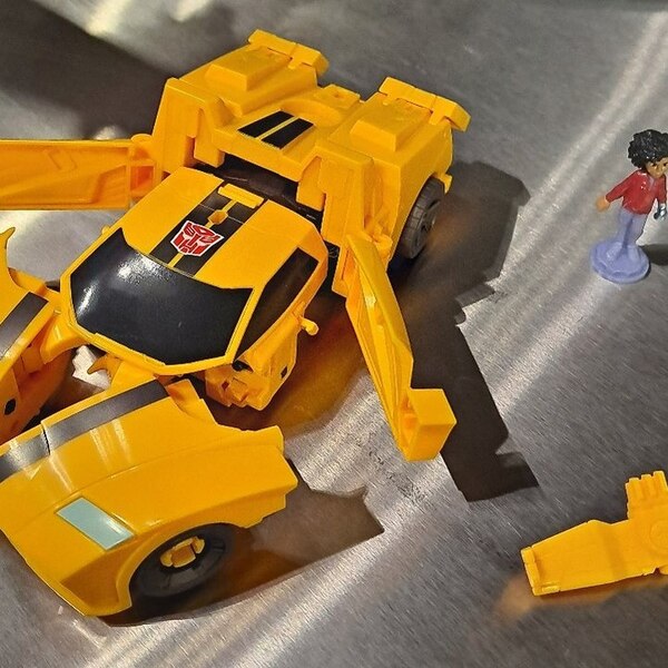 Image Of Transformers EarthSpark Bumblebee  (7 of 17)