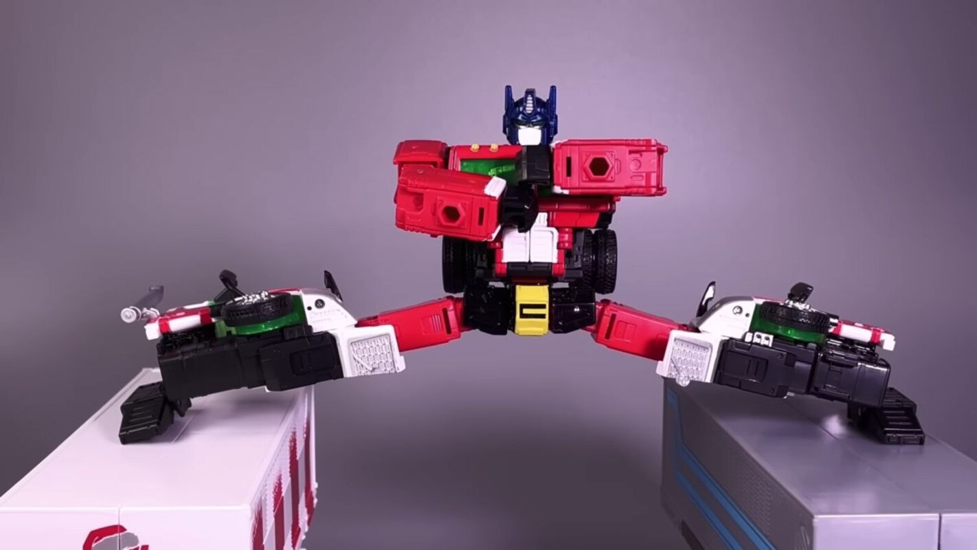 Transformers Holiday Optimus Prime In-Hand Images & Video