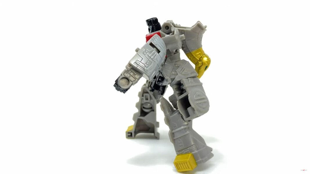 In Hand Image Of Legacy Evolution Core Class Sludge Toy  (6 of 39)