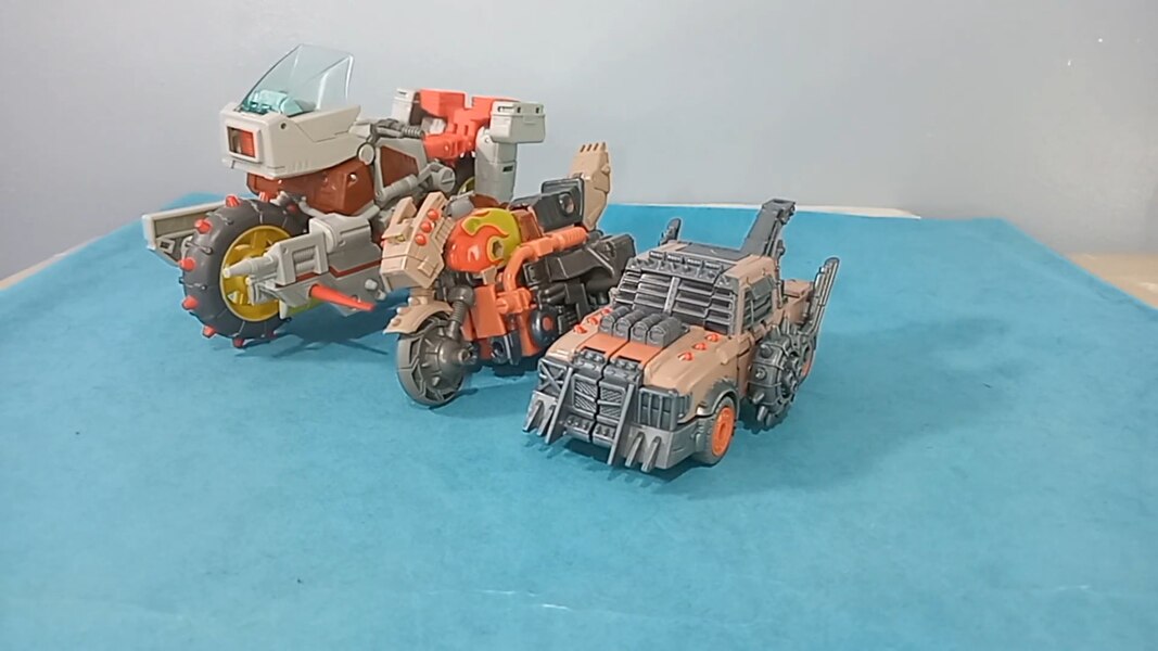 In Hand Image Of The Transformers Legacy Evolution Junkion 2  (7 of 9)