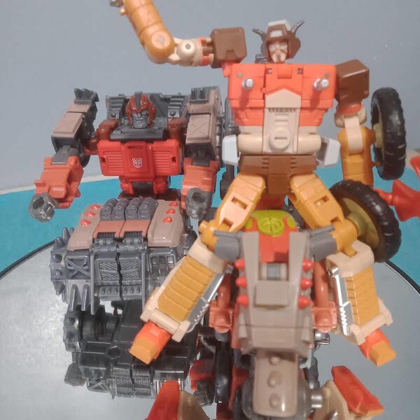 Image Of Legacy Evolution Scraphook & Junkion 2 Figures Combined  (3 of 4)