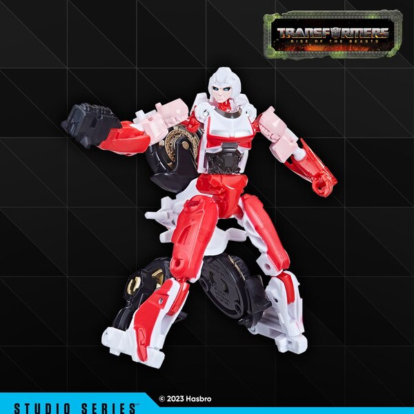 Transformers Rise Of The Beasts Studio Series Arcee Image  (3 of 7)