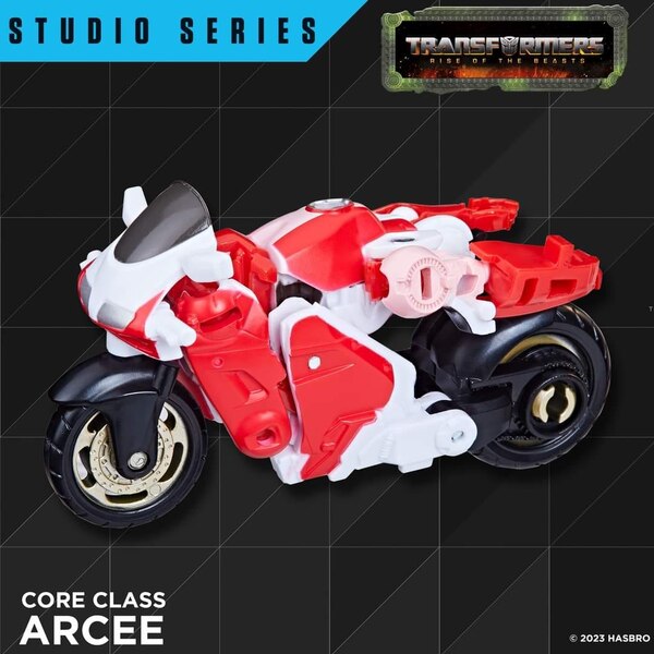 Transformers Rise Of The Beasts Studio Series Arcee Image  (4 of 7)