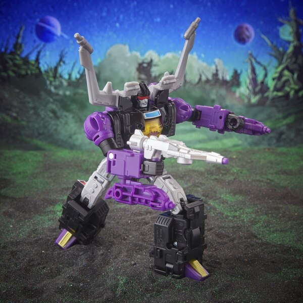 Official Image Of  Legacy Evolution Deluxe Sharapnel  (55 of 101)