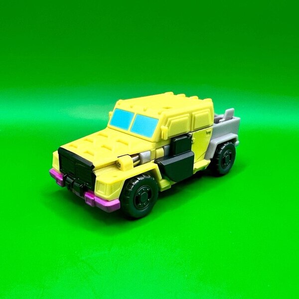In Hand Image Of Transformers Earthspark 1 Step Swindle  (11 of 16)