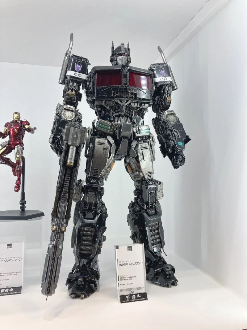 Transformers: BumblebeePREMIUM Nemesis Prime – threezero store