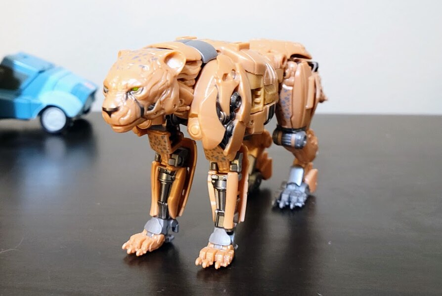 In Hand Image Of Transformers Studio Series Rise Of The Beasts Cheator Voyager  (4 of 9)