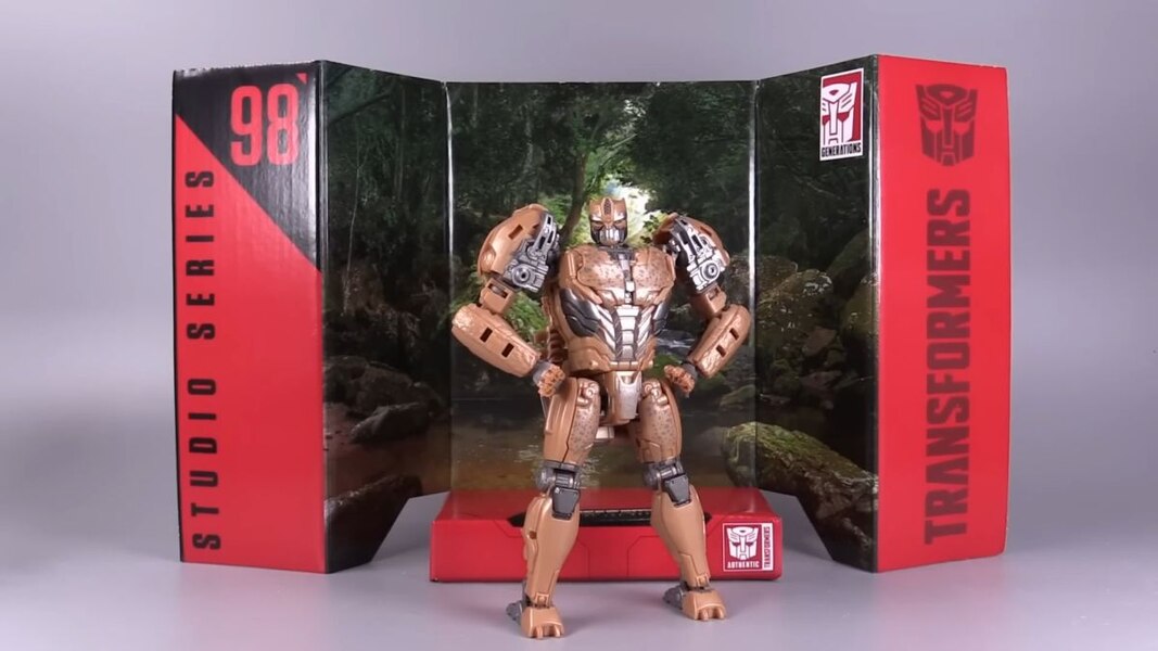 In Hand Image Of Transformers Studio Series Rise Of The Beasts 98 Cheetor  (1 of 18)