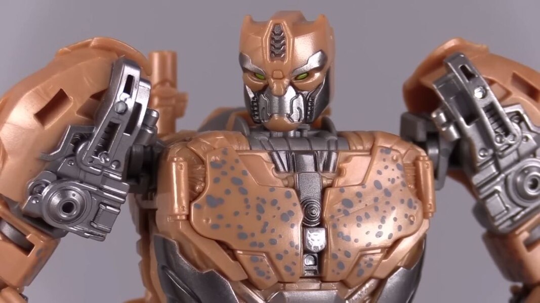 In Hand Image Of Transformers Studio Series Rise Of The Beasts 98 Cheetor  (3 of 18)