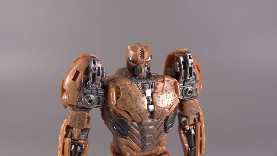 In Hand Image Of Transformers Studio Series Rise Of The Beasts 98 Cheetor  (6 of 18)